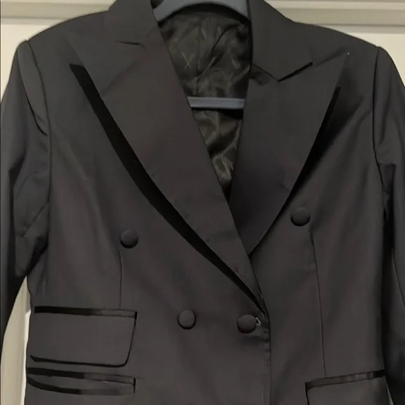 Elegant Black Double-Breasted Women's Blazer - Picture 2 of 7